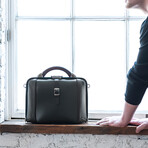 Dulles Touch Compact Messenger // Black