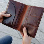 Gulliver's Travels // Small Leather Passport Holder // Brown (Brown)