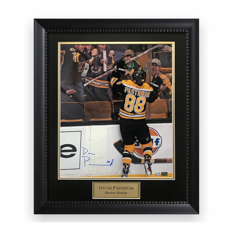 David Pastrnak // Boston Bruins // Signed Photograph + Framed