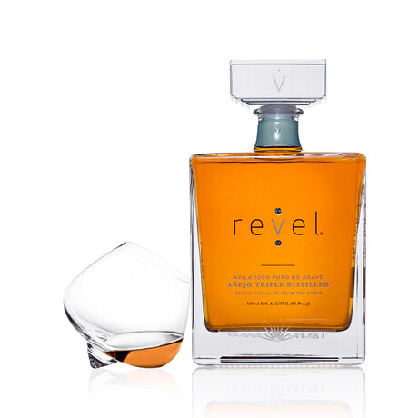 Revel Avila Añejo // 750 ml