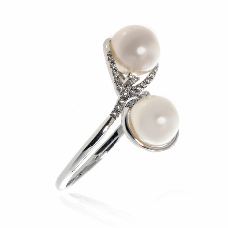 18K White Gold Diamond + Pearl Ring // Ring Size: 6.5 // Store Display
