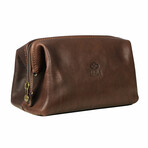 Four Past Midnight // Leather Toiletry Bag // Chocolate Brown (Chocolate Brown)