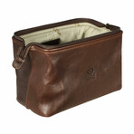 Four Past Midnight // Leather Toiletry Bag // Chocolate Brown (Chocolate Brown)