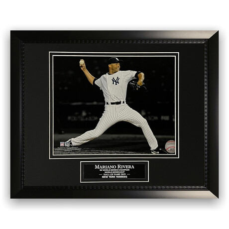 Mariano Rivera // New York Yankees // Unsigned Photograph + Framed Ver.1