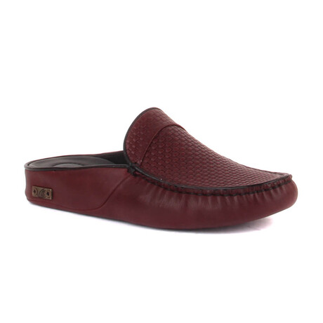 Dominic Slippers // Claret (Euro: 39)