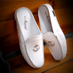 Ian Slippers // White (Euro: 42)