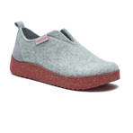 Misty House Slipper // Gray (Euro: 39)