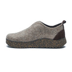 Misty House Slipper // Brown (Euro: 39)