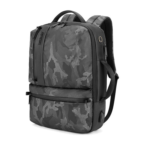 Chad Backpack // Camo Black