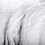 Chevron Clipped Jacquard Comforter Set // White (King / Cal King)