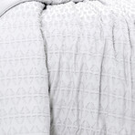 Bali Clipped Jacquard Duvet Cover Set // White (King / Cal King)