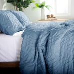 Chevron Clipped Jacquard Comforter Set // Coronet Blue (King / Cal King)