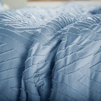 Chevron Clipped Jacquard Comforter Set // Coronet Blue (King / Cal King)