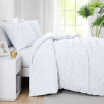 Delta Clipped Jacquard Duvet Cover Set // White (King / Cal King)