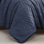 Chevron Clipped Jacquard Comforter Set // Dark Blue (King / Cal King)