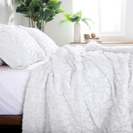 Marrakech Clipped Jacquard Comforter Set // White (King / Cal King)