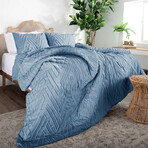 Chevron Clipped Jacquard Comforter Set // Coronet Blue (King / Cal King)