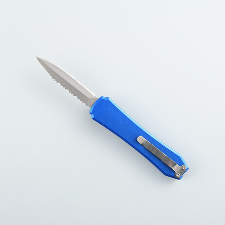 Xkarve // Serrated Spear Point // Blue