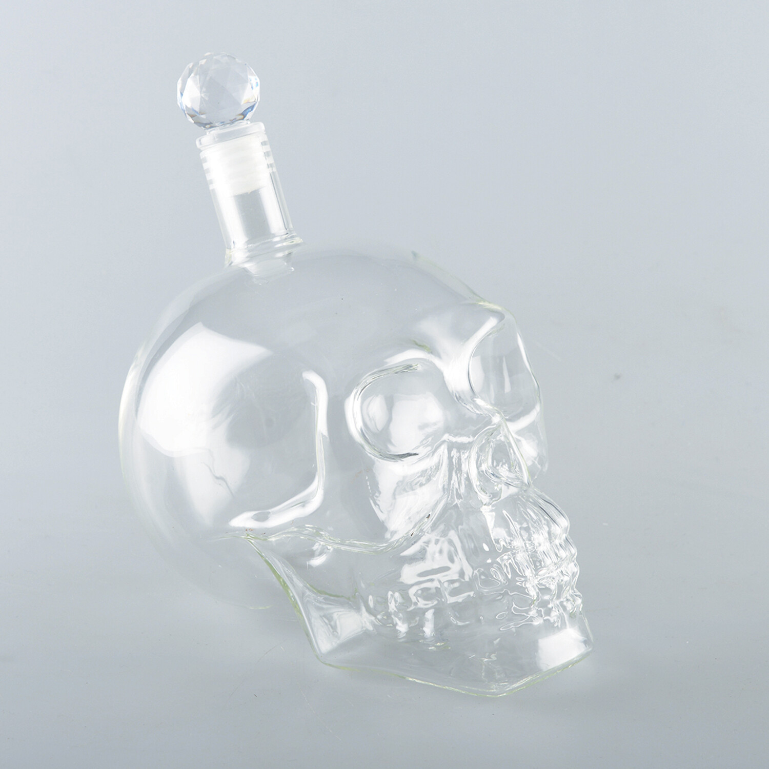 Whiskey Large Skull Decanter + Diamond Stopper Aulica Touch of Modern