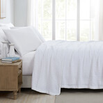 Waffle Cotton Blankets and Throws // White (King / Cal. King)