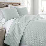 Southshore Essentials Quilt Set // Hint of Green (King / California King)