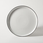 The frök 4-Piece Retro Dinner Plate Set (White)