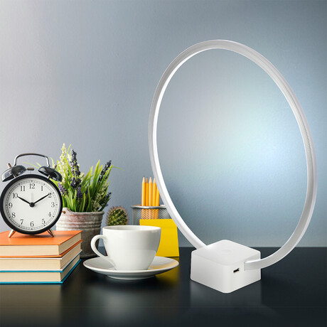 Circle LED Table Lamp With USB Port // Silver