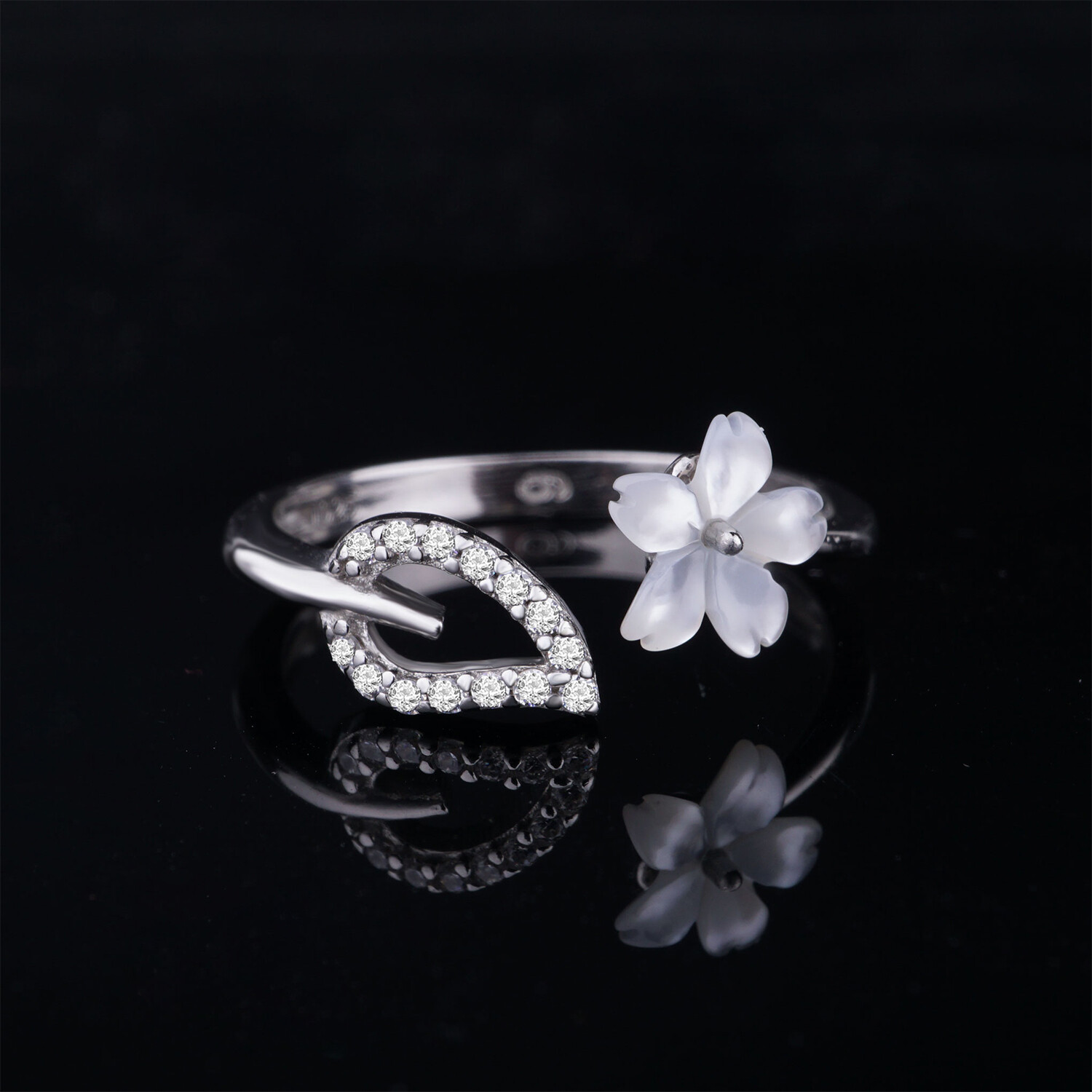 Flower Ring with Natural Mother of Pearl // Silver (8.5) - Ephesus ...