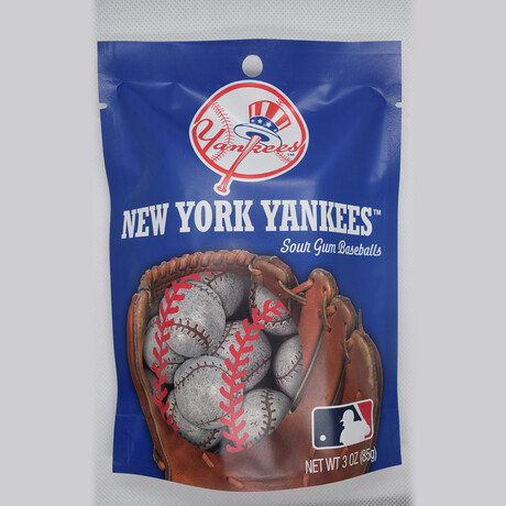 New York Yankees Candy Pack (10ct Gummies + 10ct Sour Gumballs)