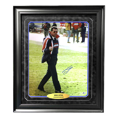 Mike Ditka // Chicago Bears // Flipping Bird // 20x16 Photo // Signed + Framed