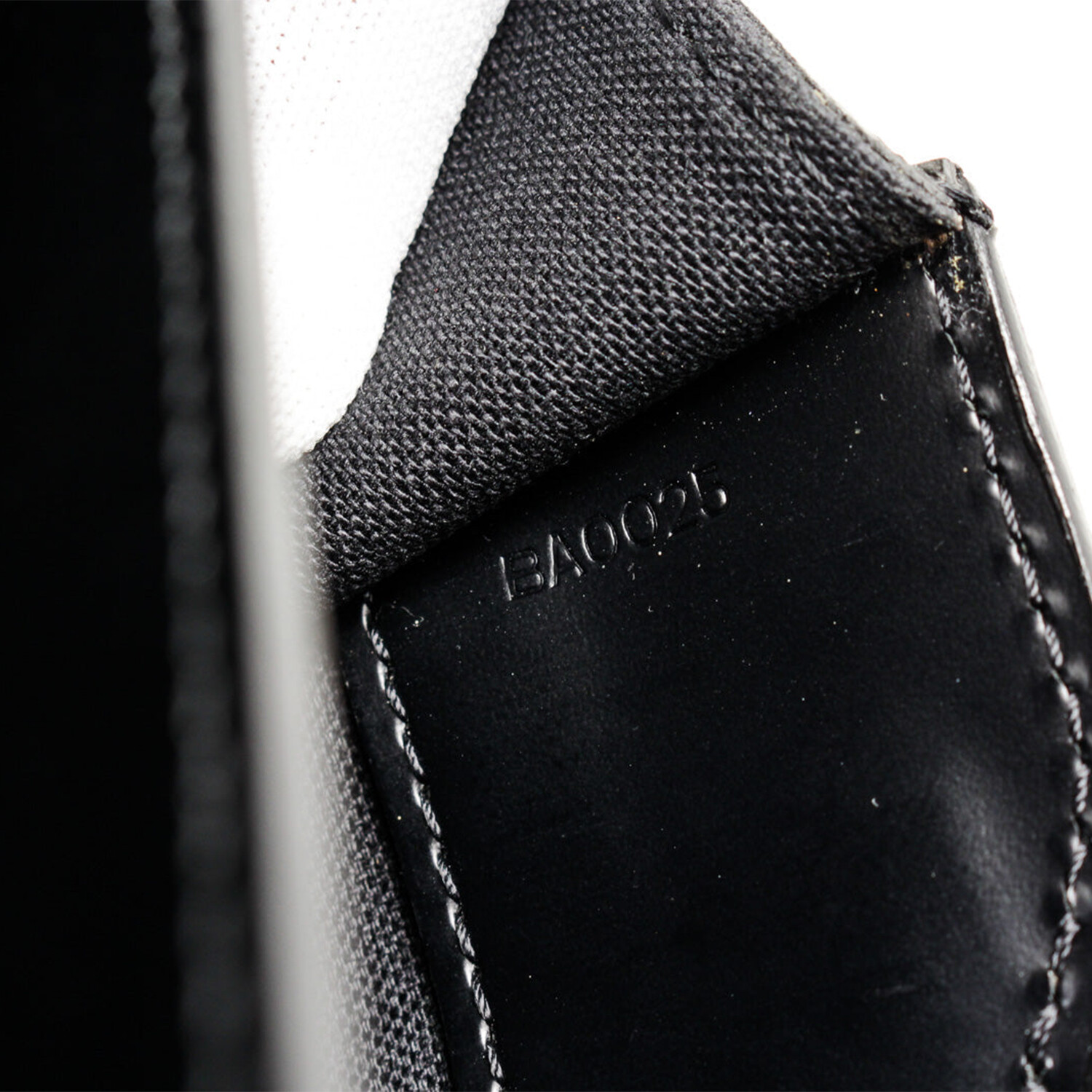 Louis Vuitton Grey Taiga leather Robusto III Briefcase