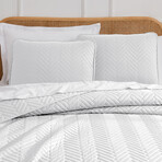 Chervron Oversized Quilt Set // White (King / California King)