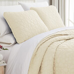 Pebbles Oversized Quilt Set // Cream (King / California King)