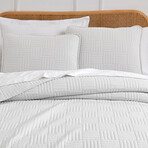 Grid Oversized Quilt Set // White (King / California King)