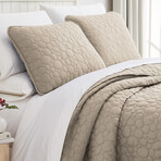 Pebbles Oversized Quilt Set // Sandy Taupe (King / California King)