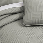 Grid Oversized Quilt Set // Gray (King / California King)