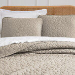 Pebbles Oversized Quilt Set // Sandy Taupe (King / California King)