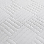 Grid Oversized Quilt Set // White (King / California King)