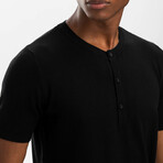 Buttoned Crew Neck T-Shirt // Black (S)
