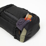 Navigator Light Titan Series // Black + Olive