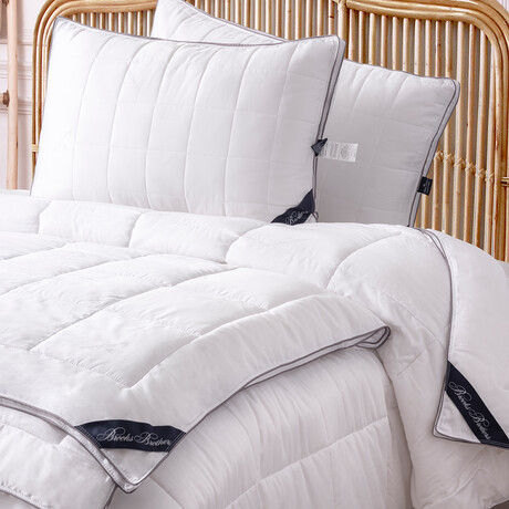 Brooks Brothers Tencel Pillow (Queen; 20" x 30")