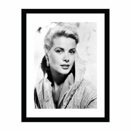 Grace Kelly: Stunning Elegance in the Studio