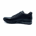 2585 Sneaker // Black (Euro: 44)