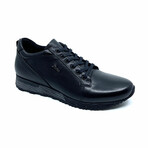 2585 Sneaker // Black (Euro: 44)