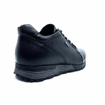 2585 Sneaker // Black (Euro: 44)