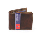 Oil Pull Up Center Flap Bi-Fold // Brown