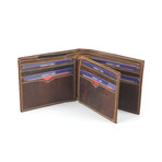 Oil Pull Up Center Flap Bi-Fold // Brown