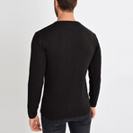 Basic Crewneck Knitwear Sweater // Black (L)