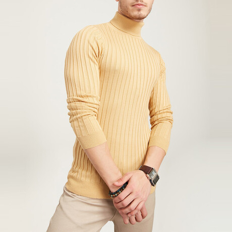 Turtleneck Ribbed Sweater // Beige (XS)