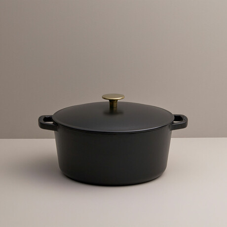 Milo by Kana // Classic Dutch Oven // 5.5 Qt // Black + Gold
